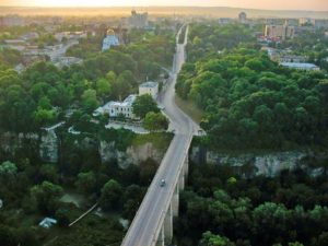 Над Новоплановским мостом Над Новоплановским мостом