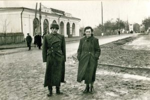 Каменец-Подольский. Московская улица. Предположительно конец 50-х прошлого века. Фото из личного архива А. Пастушкова Каменец-Подольский. Московская улица. Конец 50-х прошлого века. Фото из личного архива А. Пастушкова