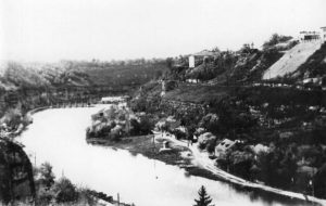 Раннее утро на реке Смотрич. 1960 год